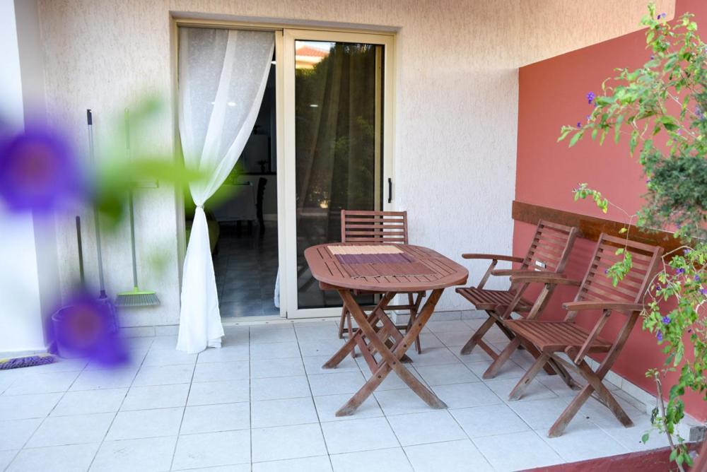 Beautiful Apartment Near The Sea And A Large Private Garden Paphos Exterior foto