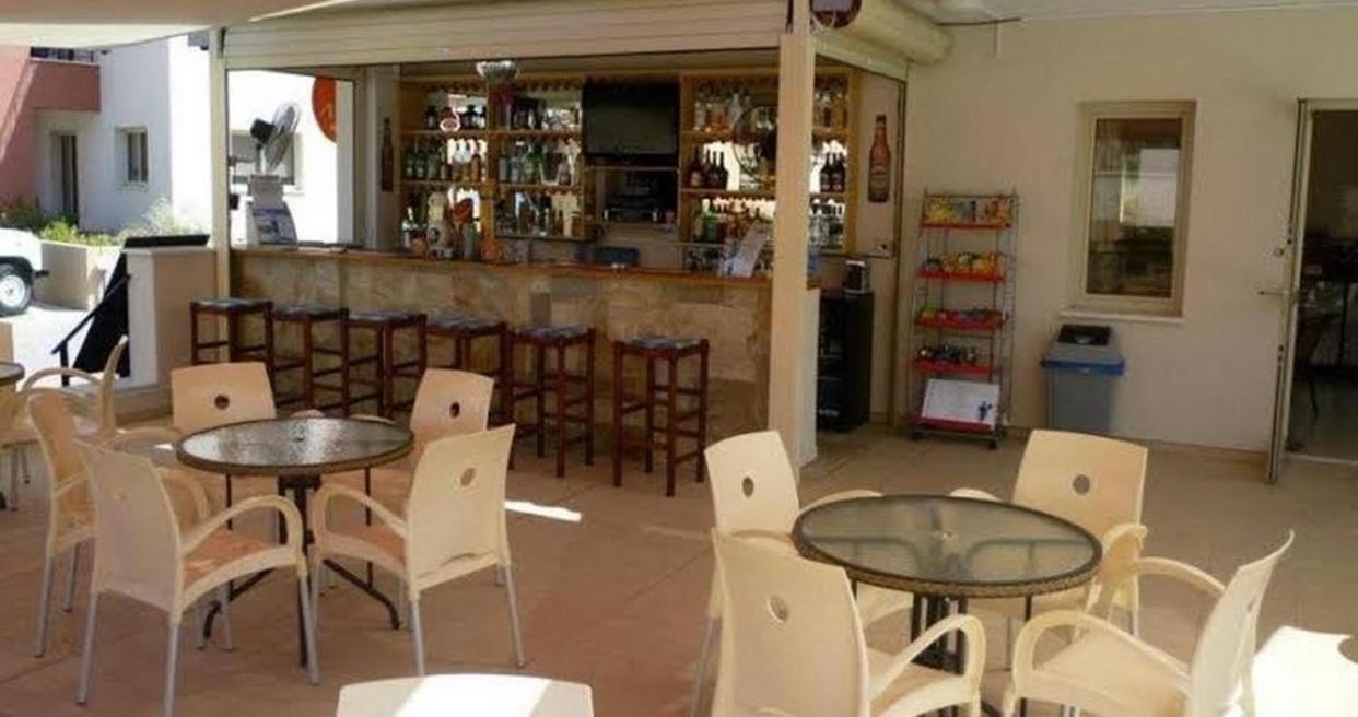Beautiful Apartment Near The Sea And A Large Private Garden Paphos Exterior foto