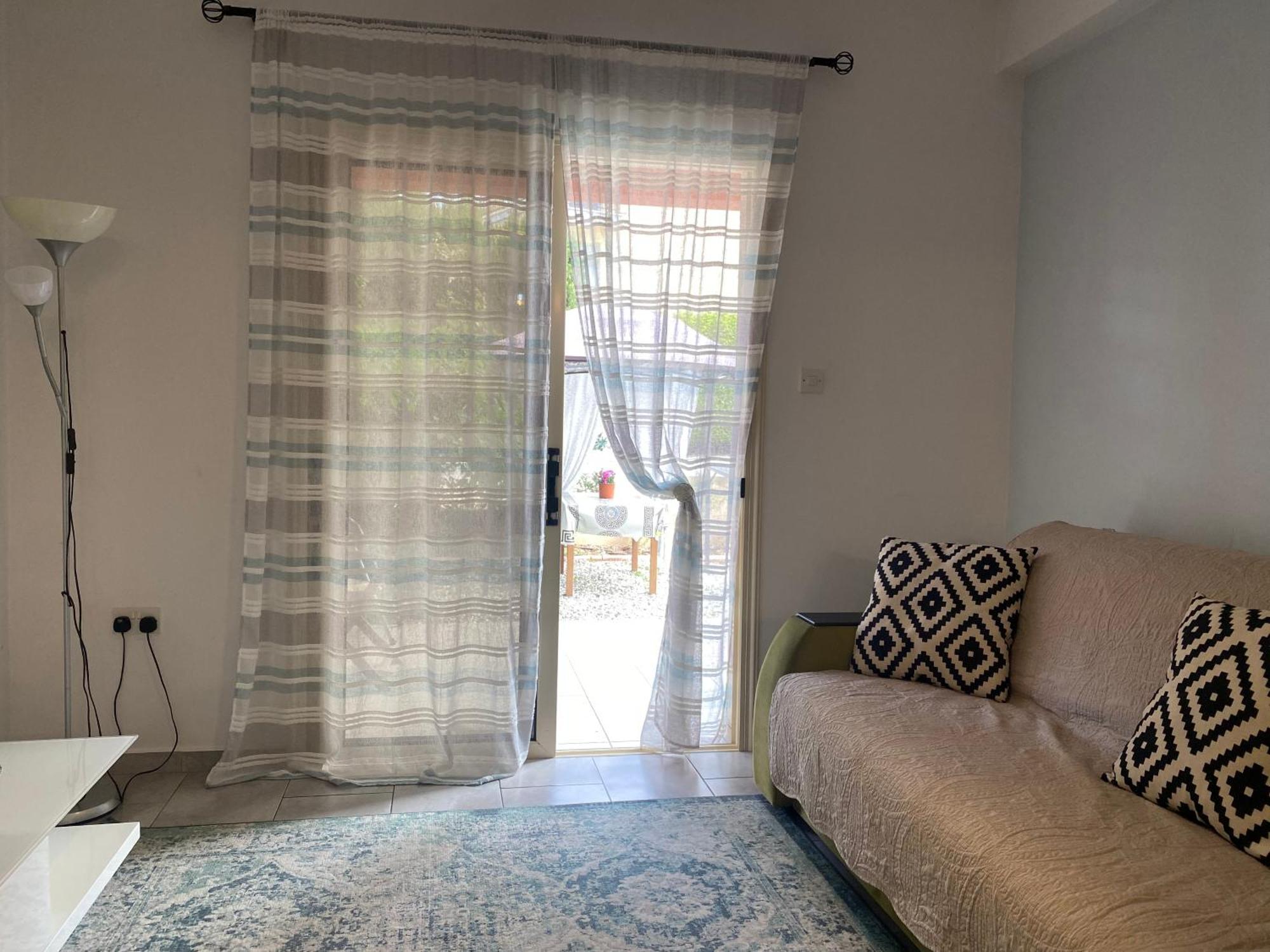 Beautiful Apartment Near The Sea And A Large Private Garden Paphos Exterior foto